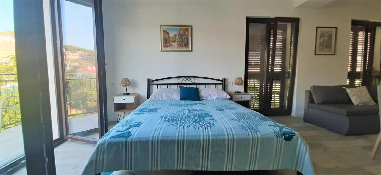 Apartments Figos Trogir Eksteriør bilde
