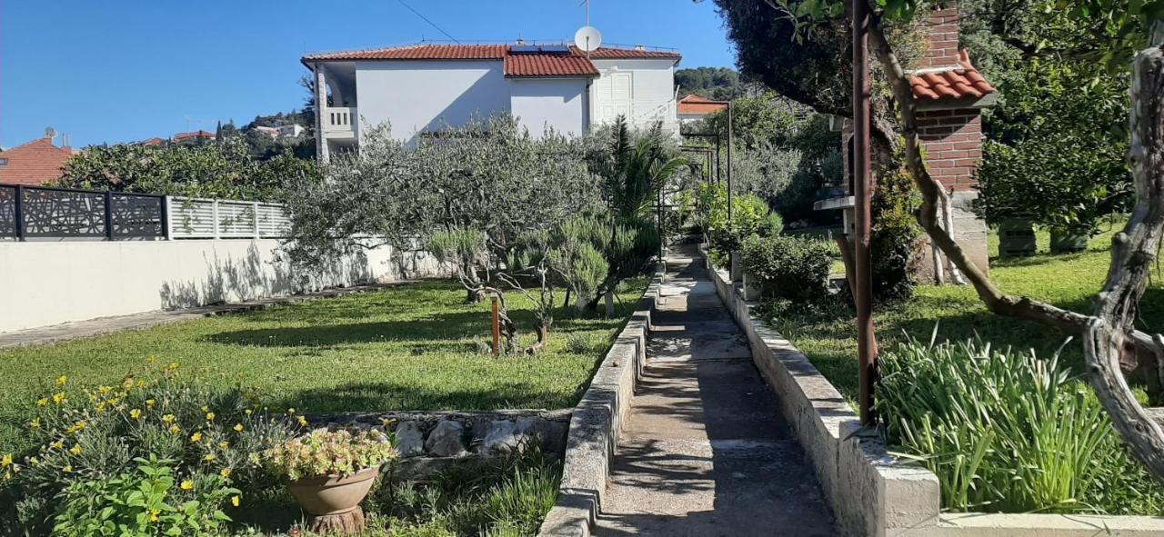 Apartments Figos Trogir Eksteriør bilde