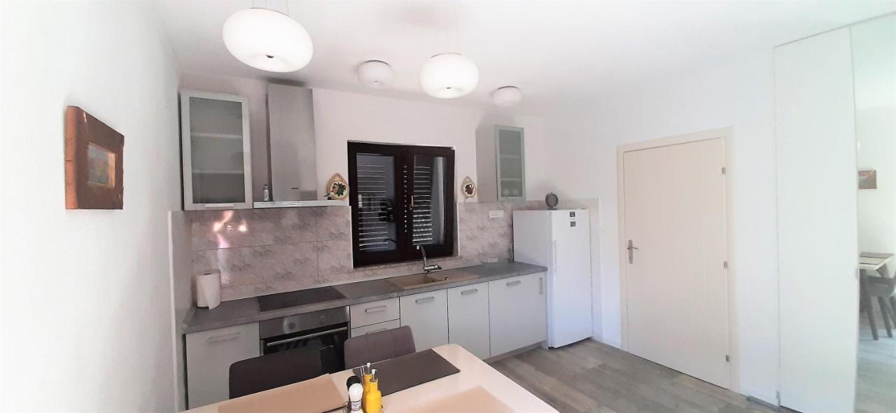 Apartments Figos Trogir Eksteriør bilde