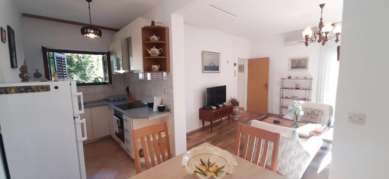 Apartments Figos Trogir Eksteriør bilde