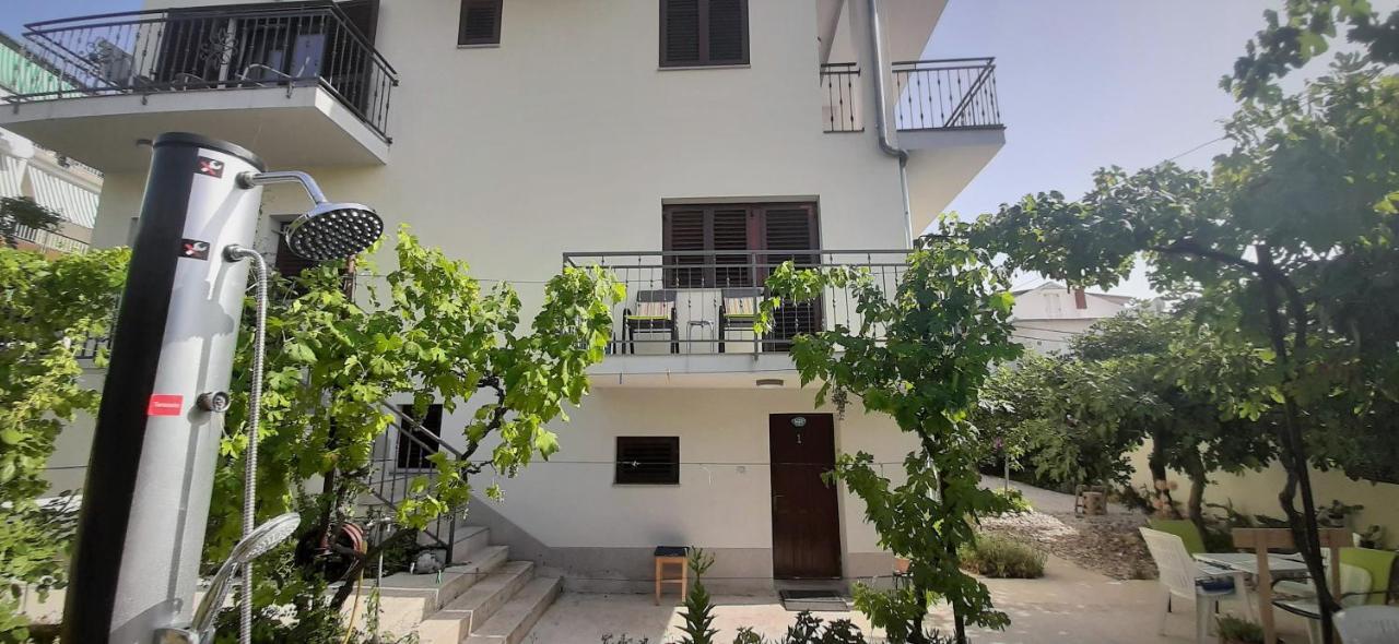 Apartments Figos Trogir Eksteriør bilde