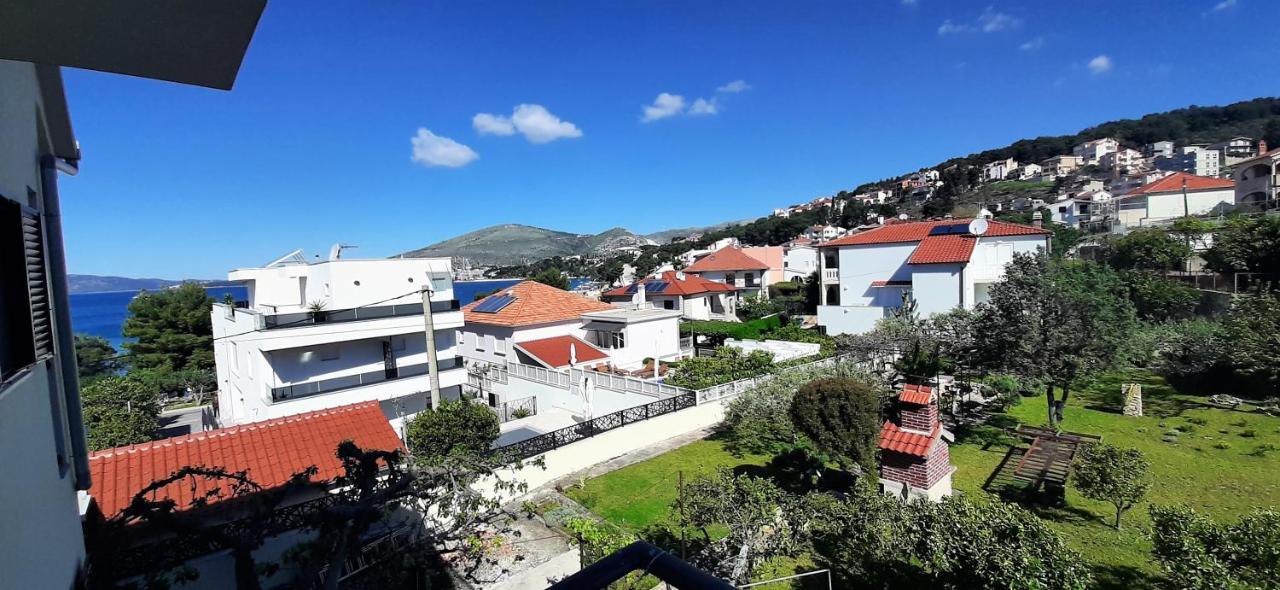 Apartments Figos Trogir Eksteriør bilde
