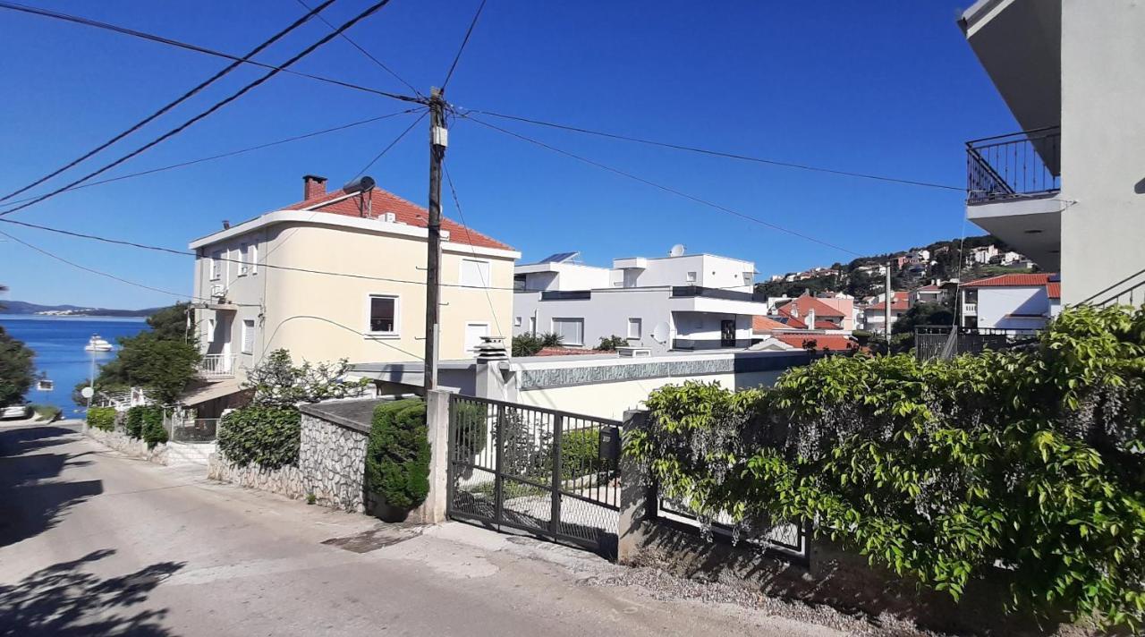 Apartments Figos Trogir Eksteriør bilde